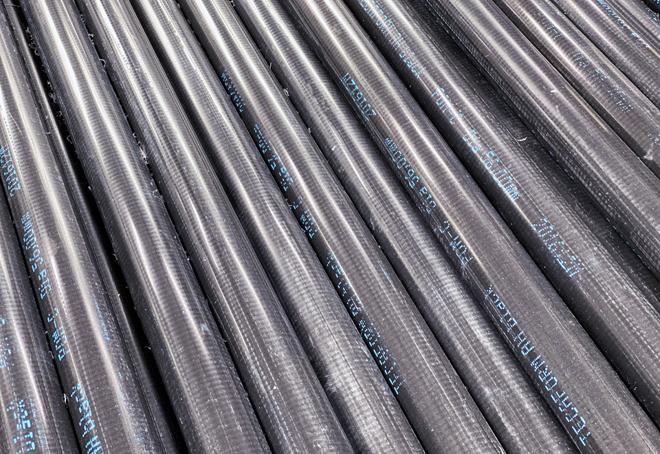 Stænger i sort POM på lager hos Induflex