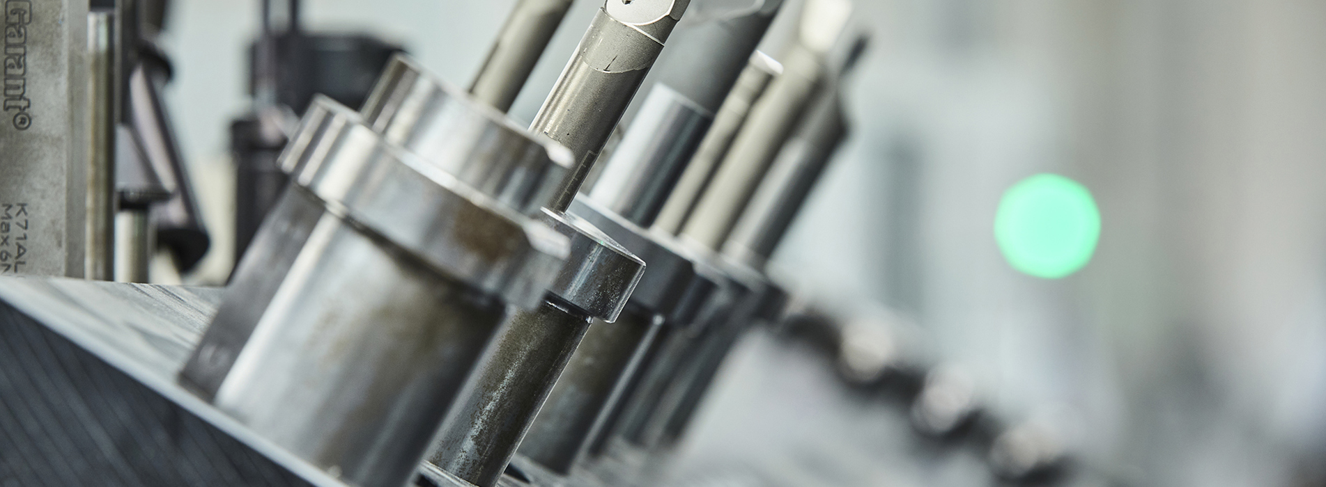 Et udvalg af bor til CNC-drejebænkene i Induflex' produktion