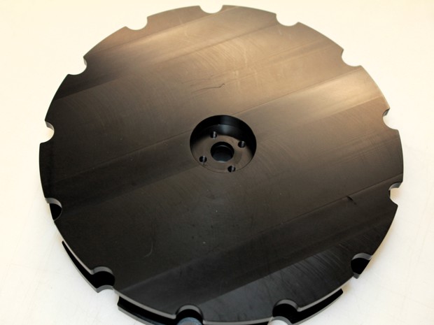 Sort plastemne bearbejdet til en kunde i medico.