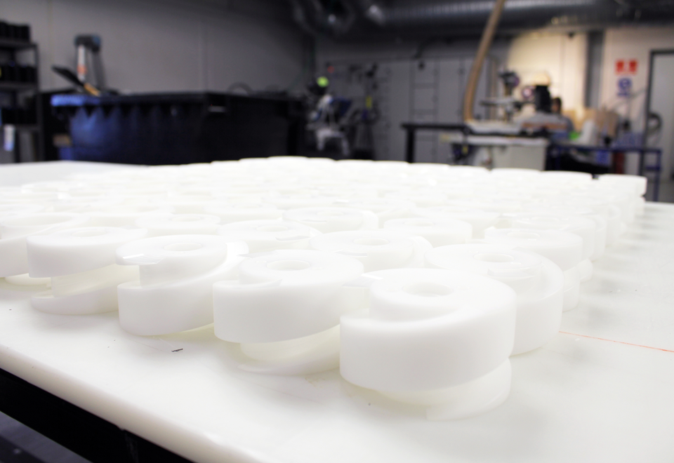 Dispenseringssnegle i hvid FKM plast er netop produceret