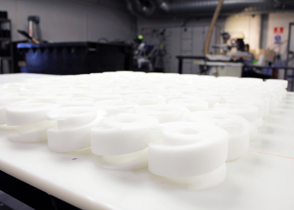 Dispenseringssnegle i hvid FKM plast er netop produceret