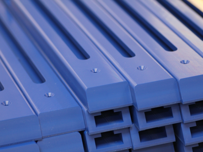 Blå profiler til en kunde i fødevareindustrien.