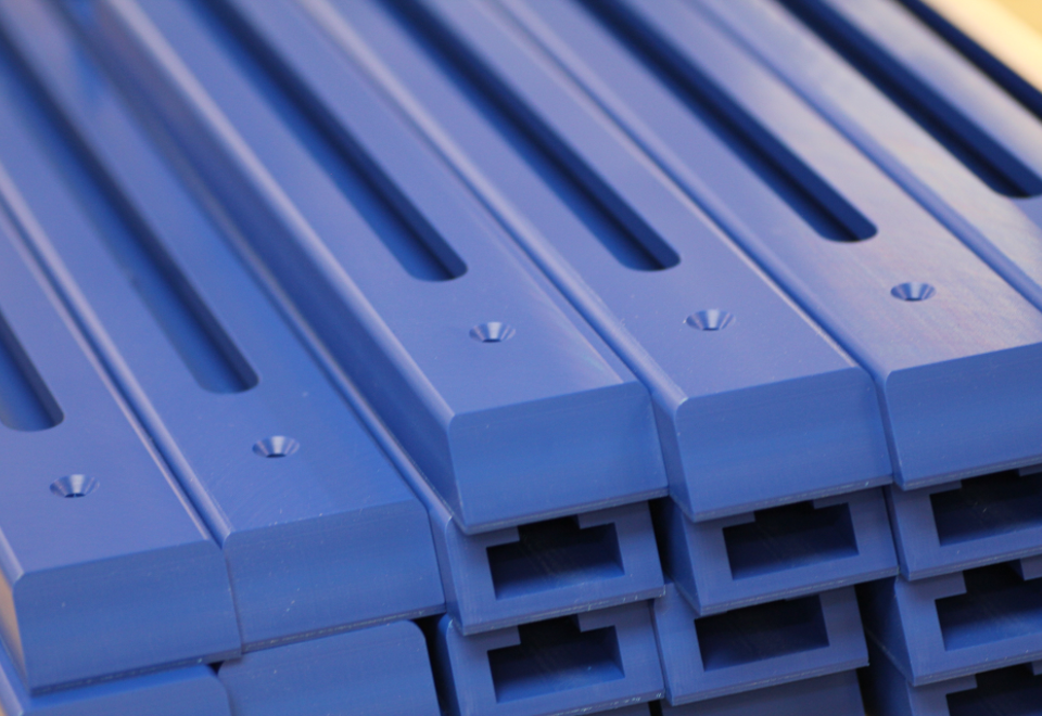 Blå profiler til en kunde i fødevareindustrien.