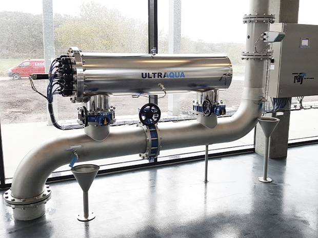 Et vandrensningsanlæg fra ULTRAAQUA med plastdele fra Induflex
