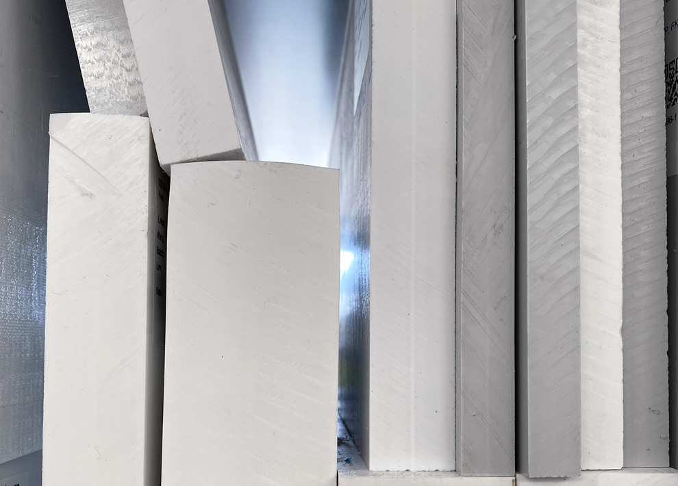 Sheets and pieces of PET-P plastics in stock