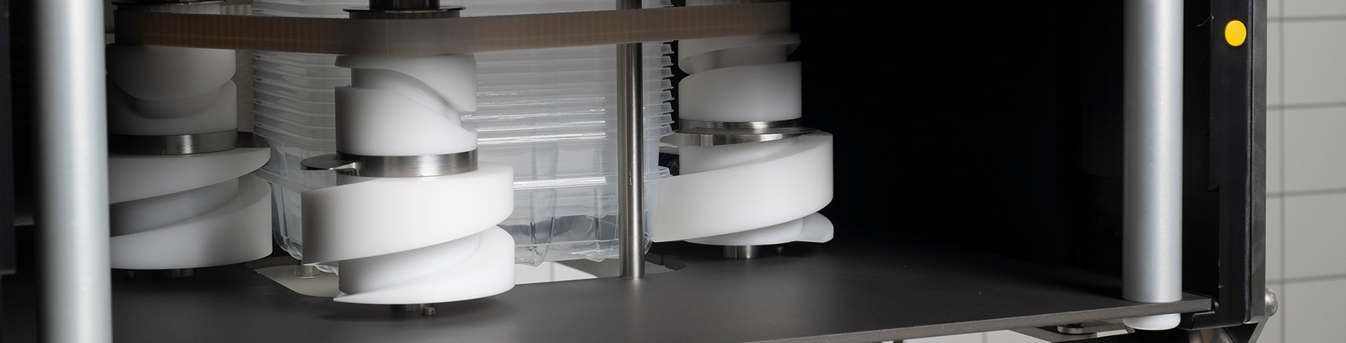 Dispenseringssnegle og sidepaneler i plast i fødevareproduktionsmaskine