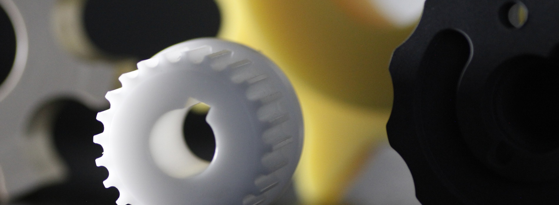 Long term temperatur effects on technical plastics.