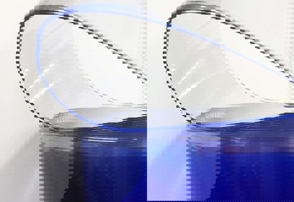 En rulle med blød, gennemsigtig PVC