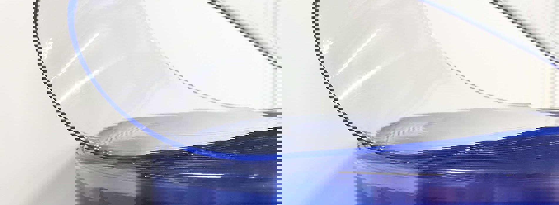 En rulle med blød, gennemsigtig PVC