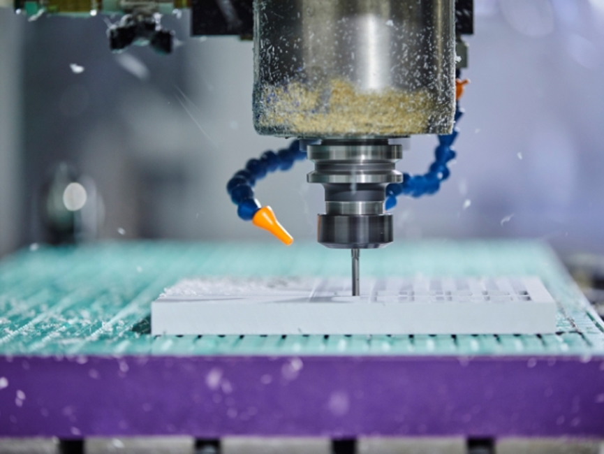 CNC-fræsning er en af de mest anvendte plastbearbejdningsmetoder hos Induflex.