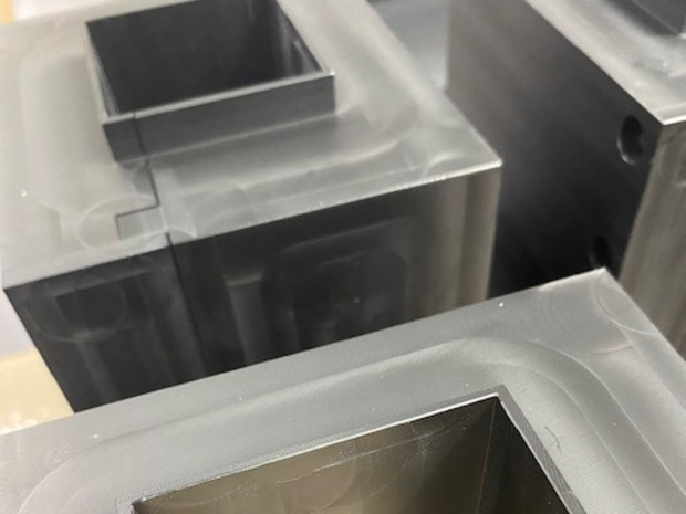 Plast maskindele giver besparelser kontra metaldele.