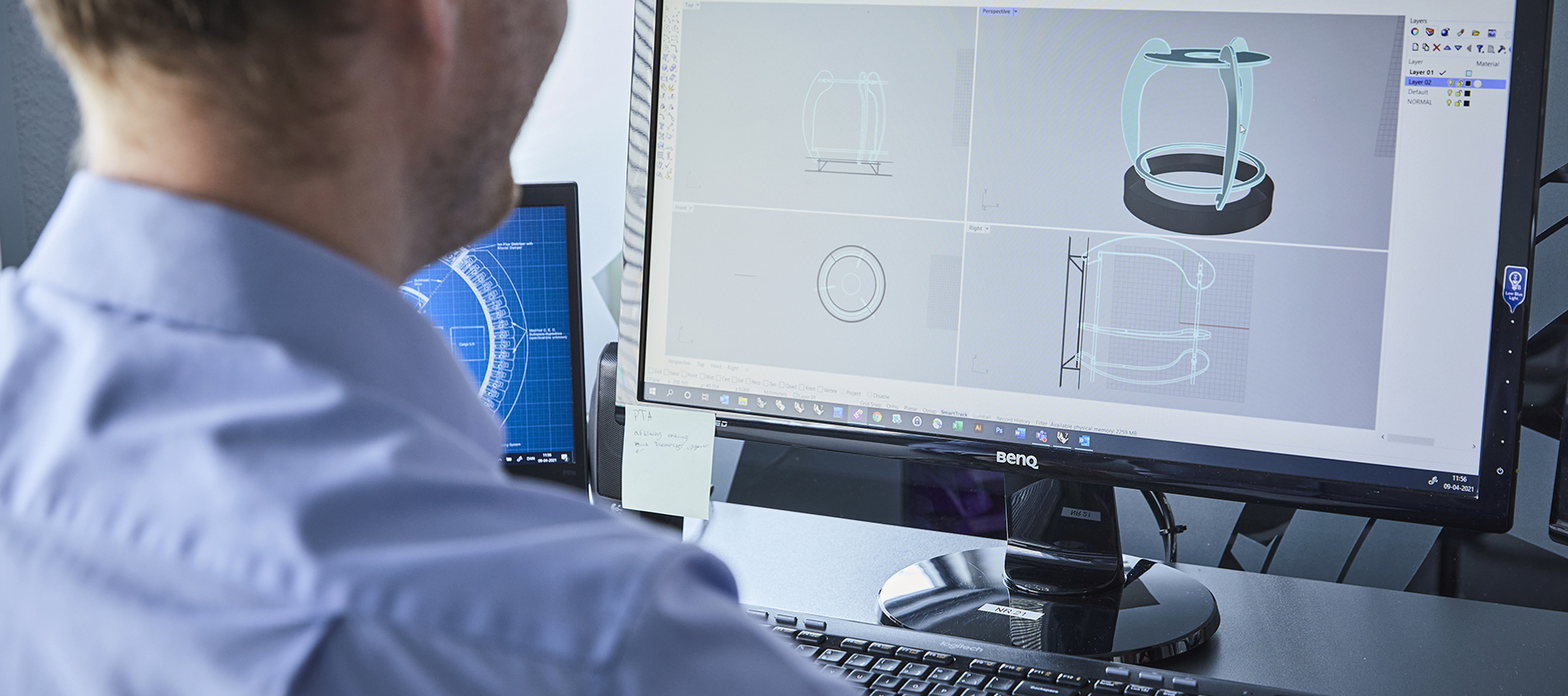 Konstruktion af komponenter til en lampe med teknisk tegning på computer