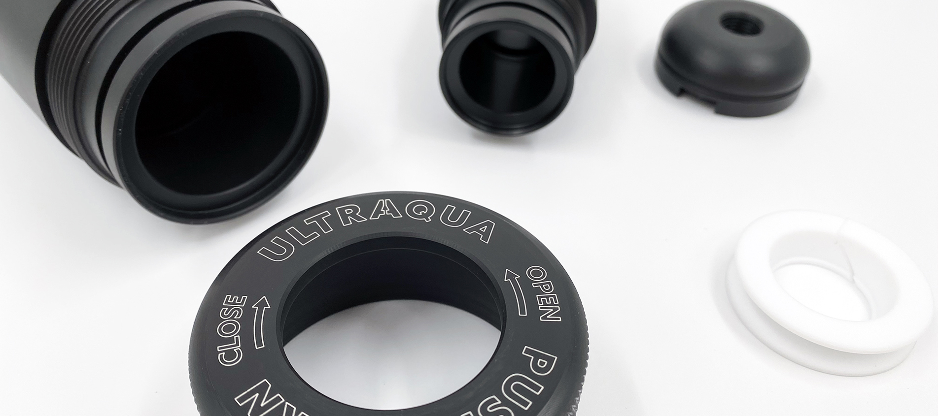 CNC-drejede maskindele i plast med gravering