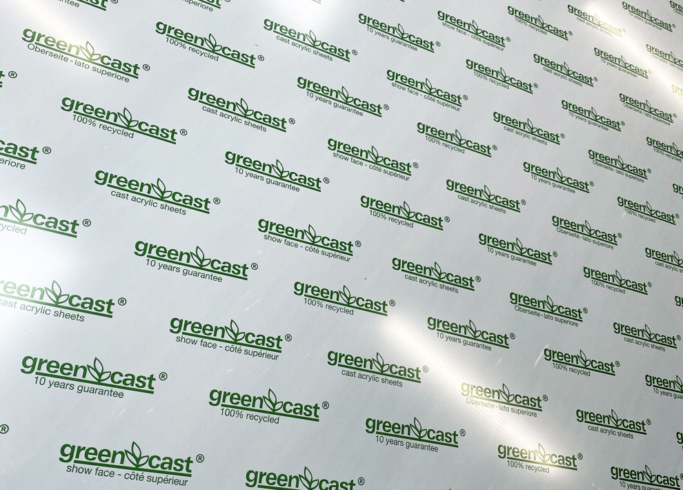 En plade genanvendt akryl af mærket GreenCast