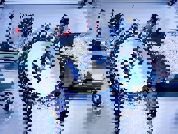 A labelling machine from LSS ads labels to medicine