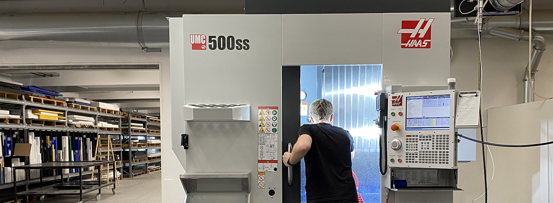 Fem-akset fræser i Induflex' CNC-værksted